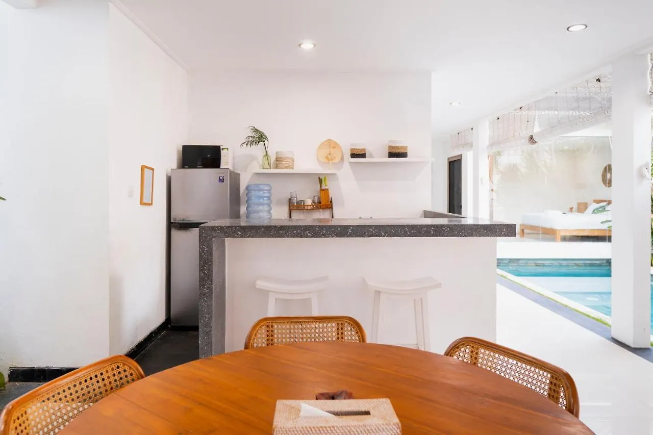 Massive 3 Bedroom Villa In Heart Of Seminyak