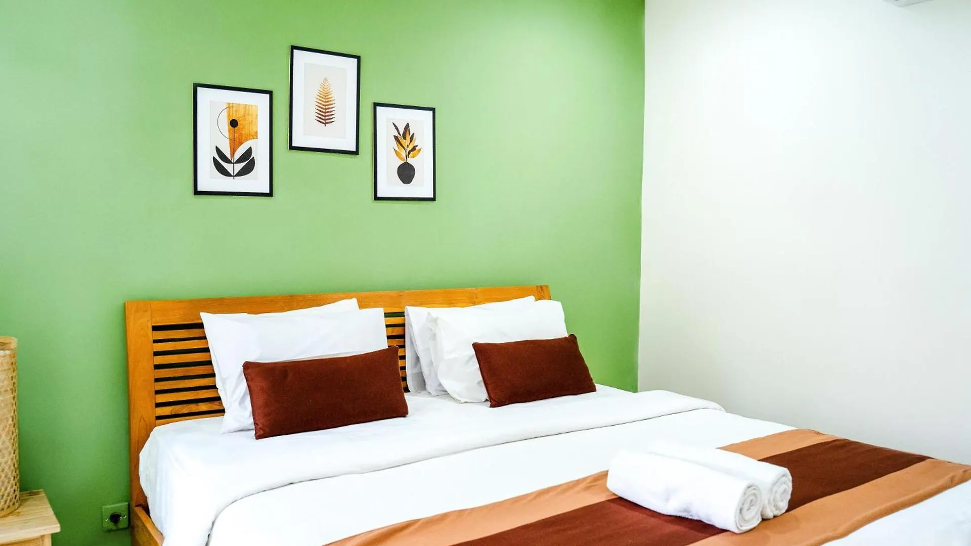 Massive 3 Bedroom Villa In Heart Of Seminyak